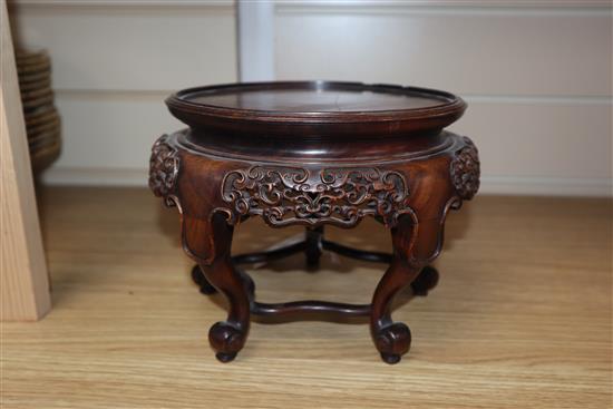 A Chinese carved hardwood vase stand height 15.5cm